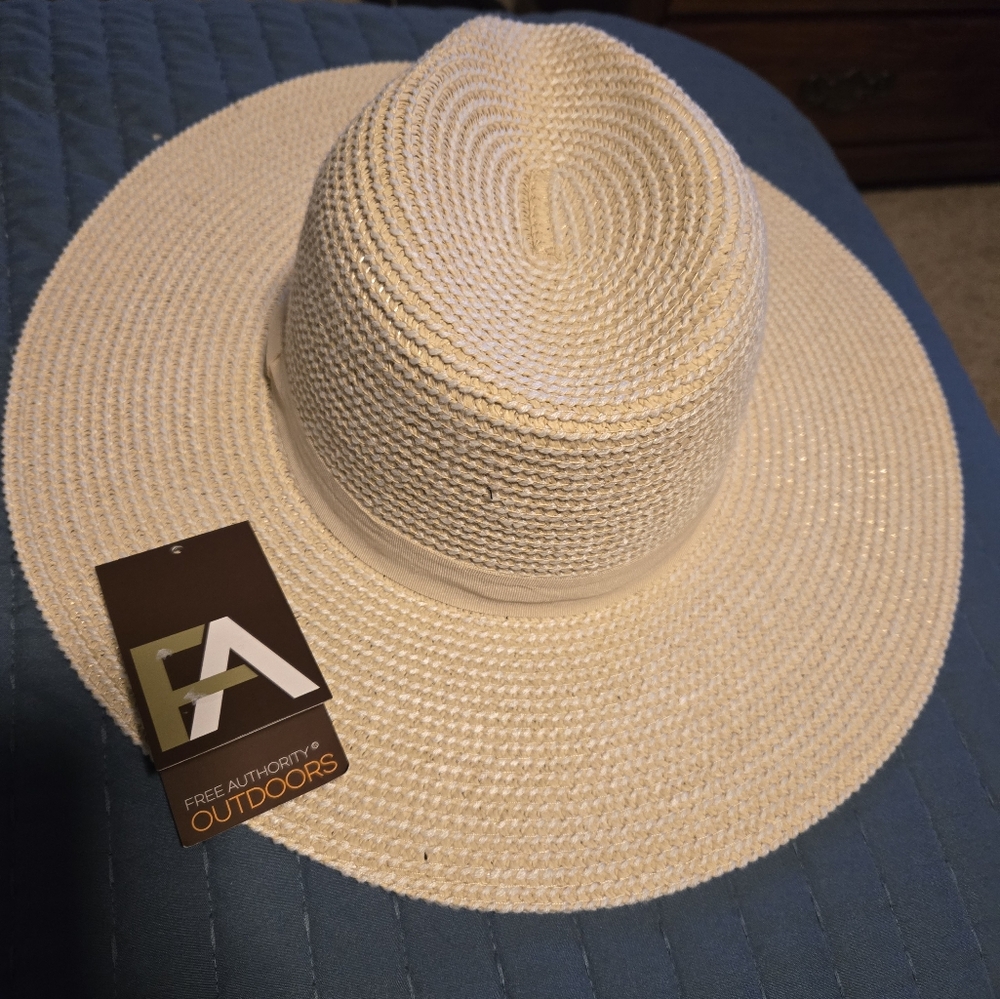 Free Authority Outdoors Cream Sun Hat
